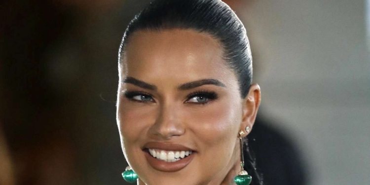 Adriana Lima
(Foto: web)