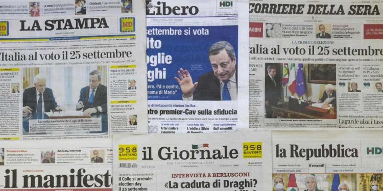 titoli giornali su dimissioni Draghi