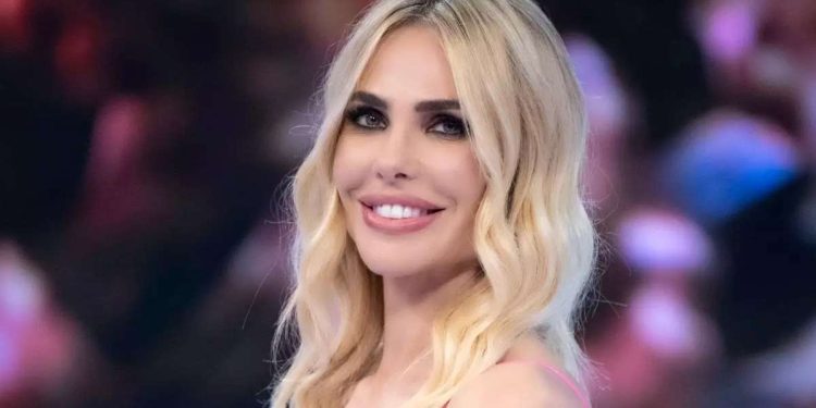 Ilary Blasi
(Foto: web)