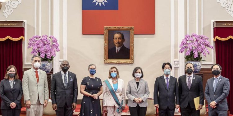 Pelosi con Tsai Ing-wen