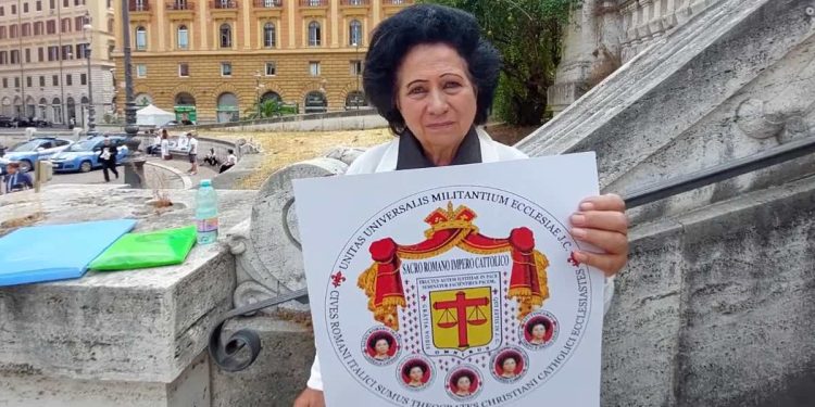 Mirella Cece presenta partito Sacro Romano Impero e pacifista (Foto: da YouTube)