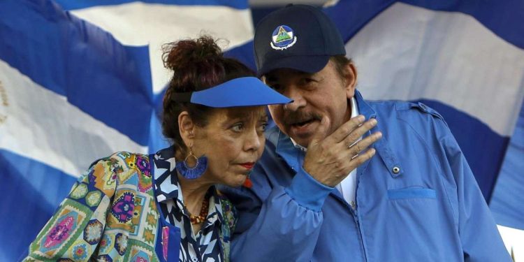 Daniel Ortega e sua moglie, Rosario Murillo (Lapresse)