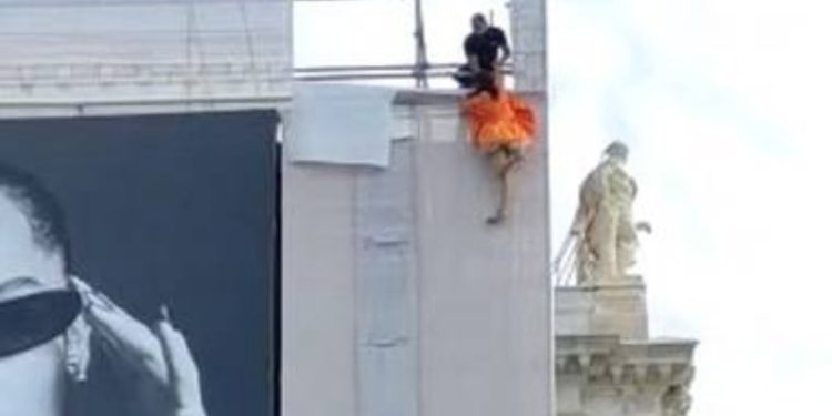 Venezia, 20enne tenta suicidio (screen da video IlGazzettino)