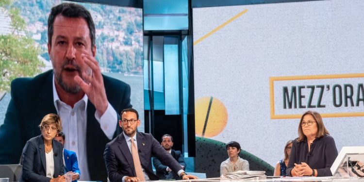 Matteo Salvini in collegamento con Mezz'ora in più (Foto: 2022, LaPresse)