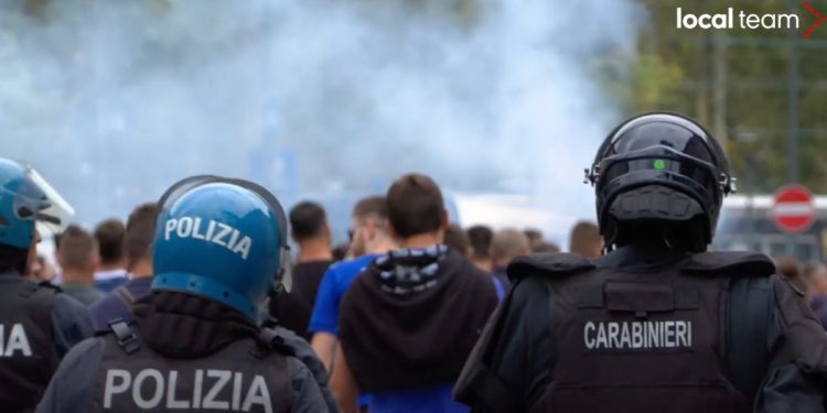 Tifosi della Dinamo Zagabria a Milano (Foto: Local Team YouTube)