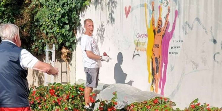 Il murales a Lecco dedicato ad Alex Schwazer (LaPresse)