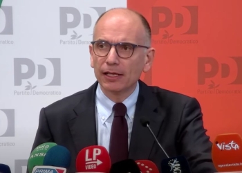 Enrico Letta durante la conferenza stampa post Elezioni Politiche 2022. (diretta Youtube, Partito Democratico)