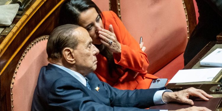 Berlusconi e Ronzulli al Senato