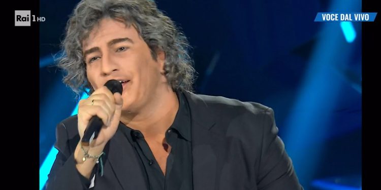 Antonino Spadaccino è Fausto Leali, Tale e quale show 2022