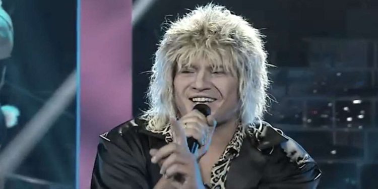 Antonino Spadaccino è Rod Stewart a Tale e quale show 2022