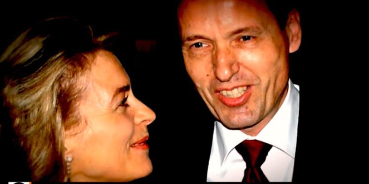 Ursula von der Leyen e il marito Heiko (Fuori dal Coro, 2022)