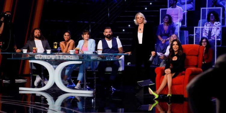 Maria De Filippi, Sabrina Ferilli e i conduttori di Tu si que vales