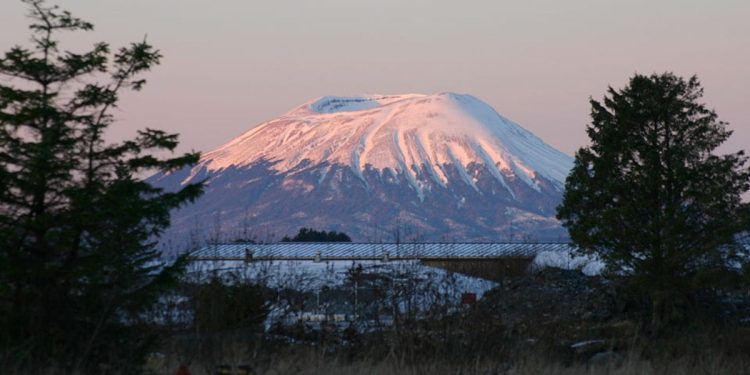 Mount Edgecumbe (foto: Wikipedia)