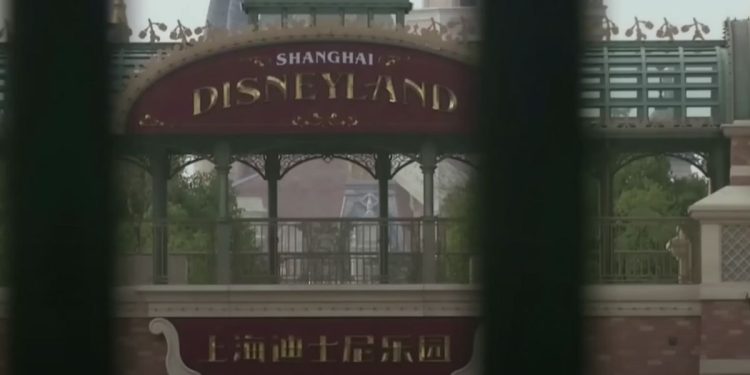 Disneyland Shanghai chiude per covid (Youtube)