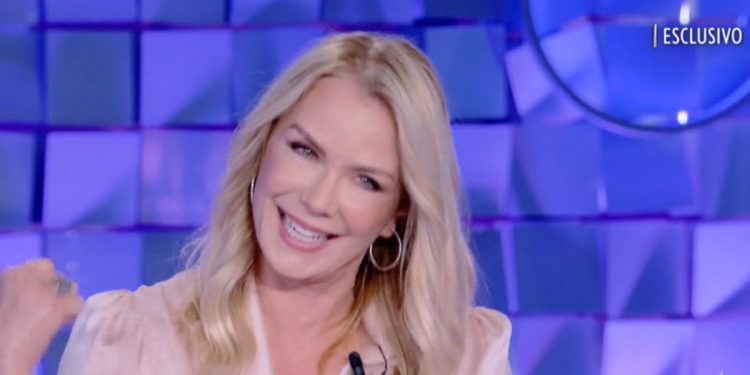 Katherine Kelly Lang (Verissimo, 2022)