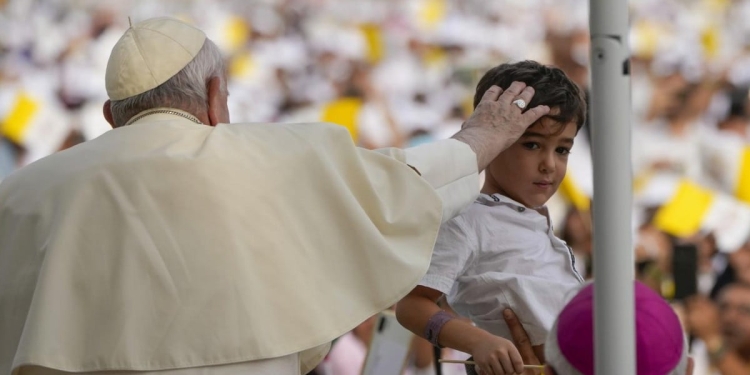 Papa Francesco in Bahrein (LaPresse)