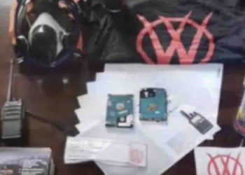 Materiale sequestrato a hacker no vax (Foto: Polizia Postale)