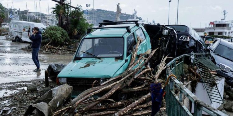 A Ischia dopo il disastro (LaPresse)