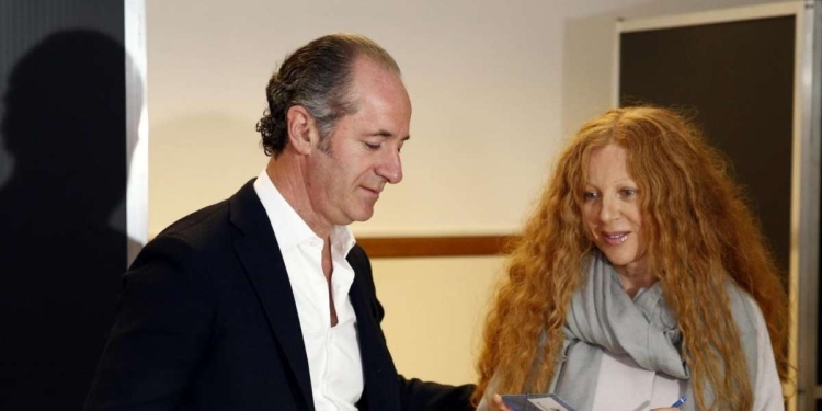 Luca Zaia e la moglie Raffaella Monti (Foto LaPresse - Andrea Gilardi)