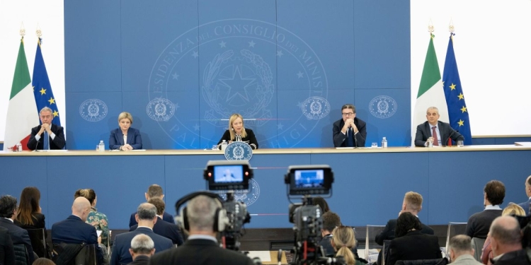 Governo Meloni in conferenza stampa