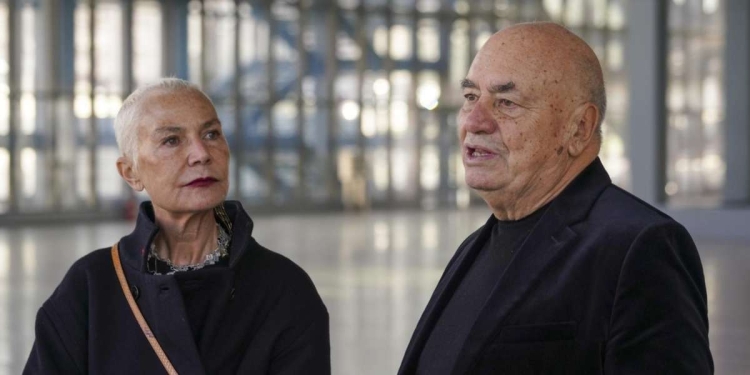 Massimiliano Fuksas e la moglie Doriana Mandrelli (LaPresse)