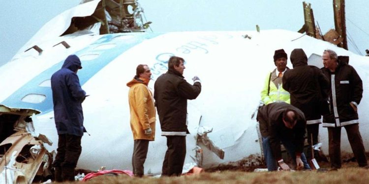 I resti del volo Pan Am 103, vicino a Lockerbie (Scozia), due giorni dopo la strage (23 dic. 1988) (LaPresse)