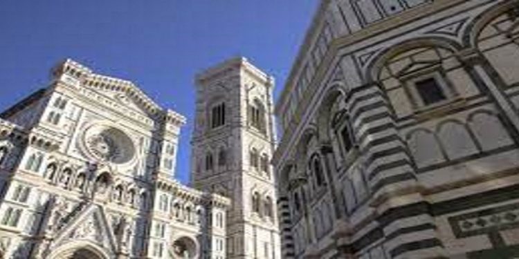 statua Bambino Gesù Duomo Firenze