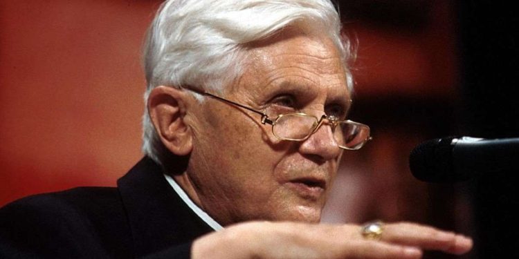 Joseph Ratzinger (1927-2022) da cardinale (LaPresse)