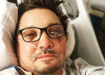 Jeremy Renner in ospedale (Instagram)