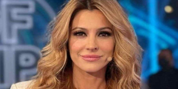 Adriana Volpe, possibile flirt con un big di Sanremo? (Foto: Web)