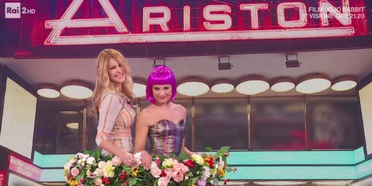 Antonella Elia e Adriana Volpe parlano del festival di Sanremo (Rai 2, Bella Ma)