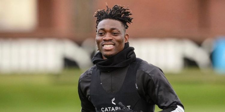 Il calciatore Christian Atsu , disperso nel terremoto in Turchia (Twitter)