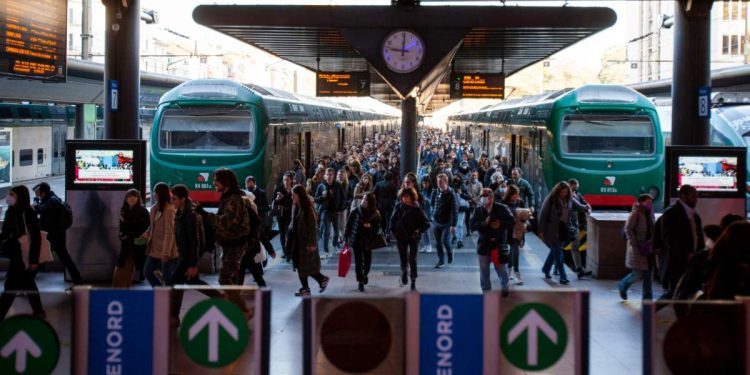 Sciopero treni e mezzi a Milano