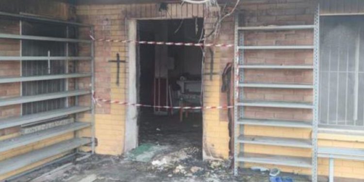 Il centro islamico incendiato di Tortona (Twitter)