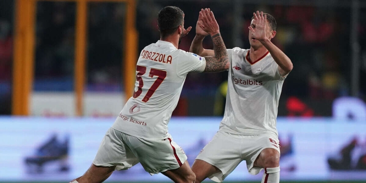 Spinazzola e Mancini con la maglia della Roma (Foto Spada/LaPresse)