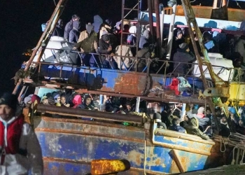 Migranti salvati a Crotone