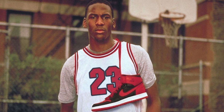 Michael Jordan e le mitiche Nike Air (Web, 2023)