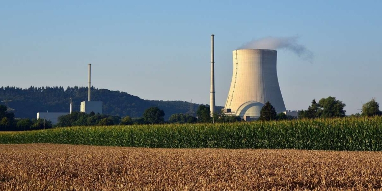 La centrale nucleare Isar 2 in Baviera (Foto di Leopictures da Pixabay)