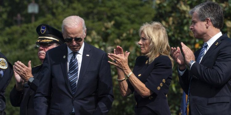 Biden con il n.1 FBi