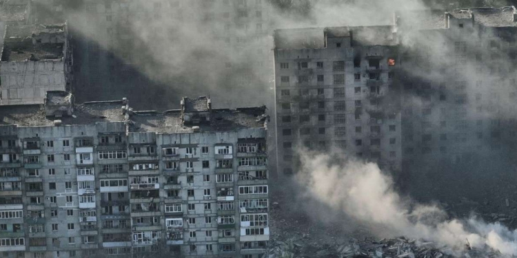 Edifici bombardati a Bakhmut, Ucraina (LaPresse)