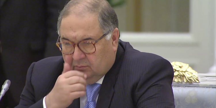 Usmanov, screen da Youtube