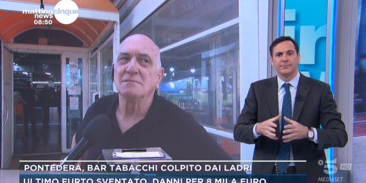 Tabaccaio subisce 54 furti (Mattino 5 News)