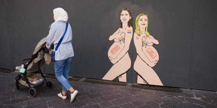 Murales sull'utero in affitto