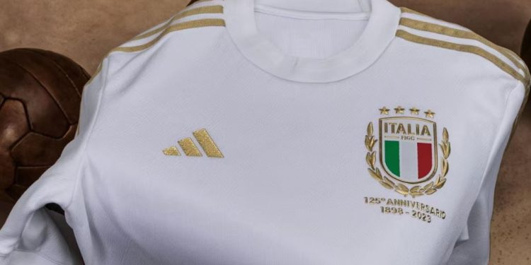 Nuova maglia Italia 125 anni FIGC