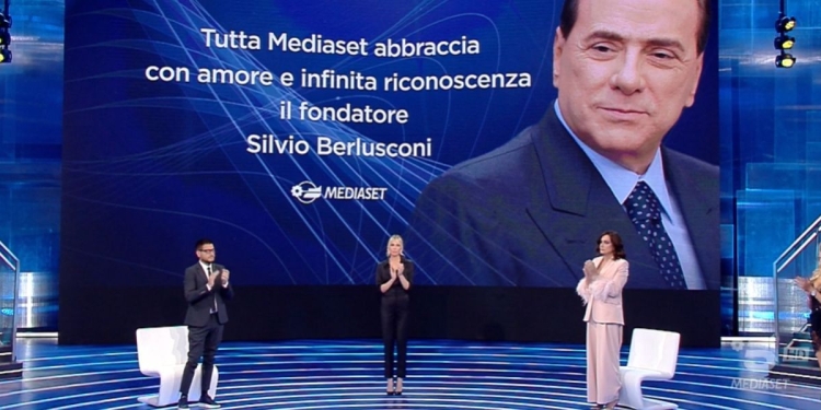 L'Isola dei Famosi 2023 ricorda Silvio Berlusconi (Foto: Web)