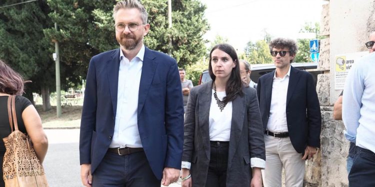 Il sindaco di Bologna Matteo Lepore con la vice Emily Clancy (Foto: 2022, LaPresse)