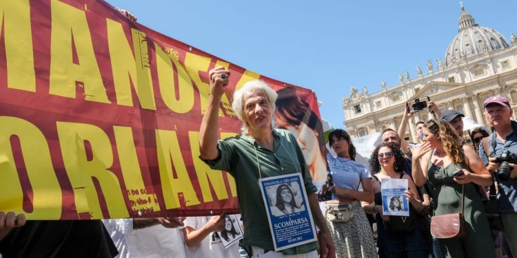 Caso Manuela Orlandi, sit-in in Piazza San Pietro (Foto: 2023, LaPresse)