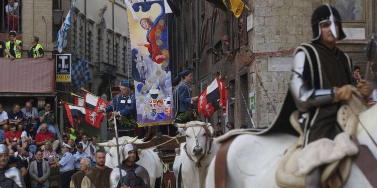 Diretta Palio di Siena 2023: tratta e prima prova (Foto LaPresse)