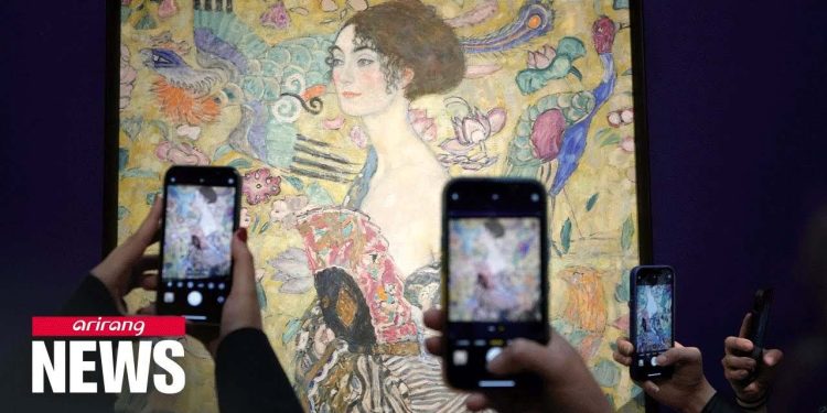 Klimt, la Dama con Ventaglio (screen da Youtube)