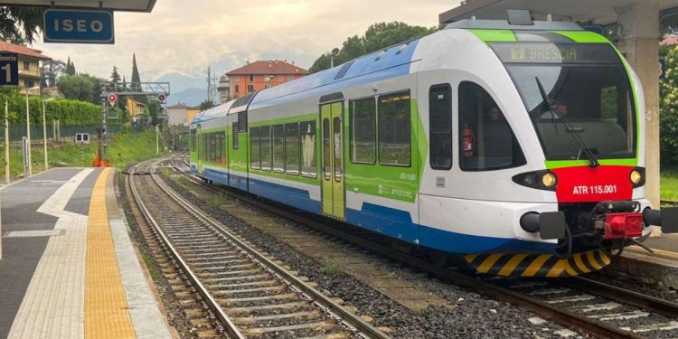 Il primo dei treni ad idrogeno del progetto lombardo H2iseO